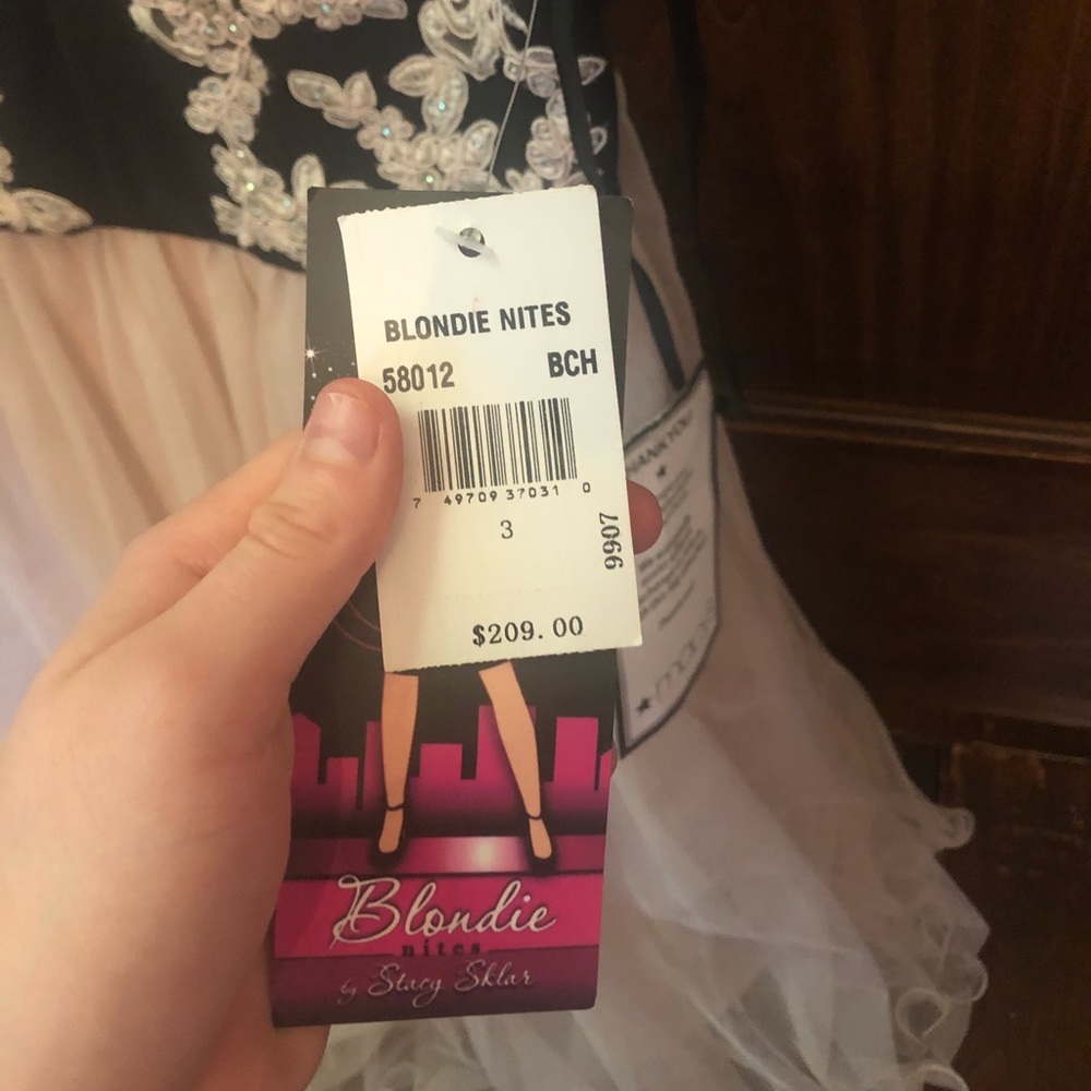 pink dress